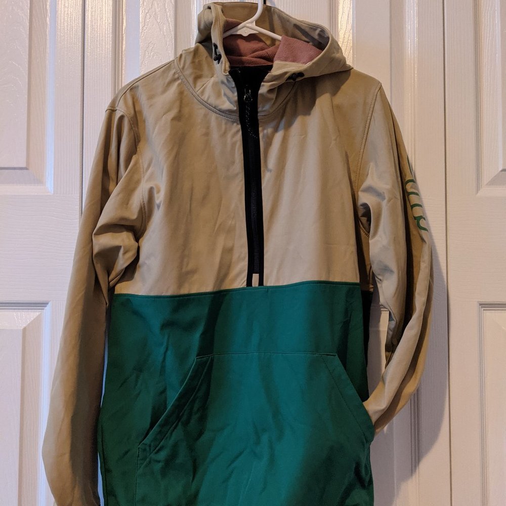 ✅ SOLD ✅ TREW Softshell Hoodie